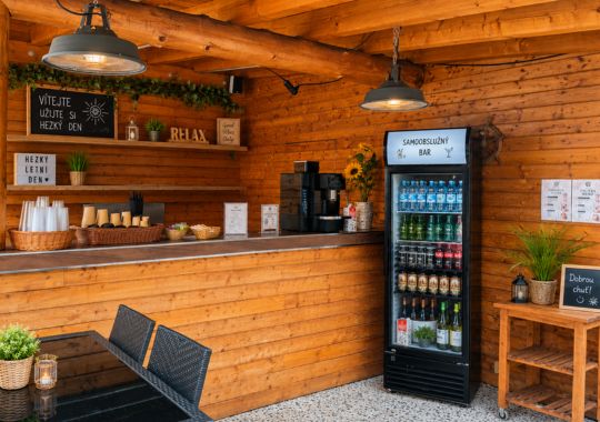 efi palace letní bar